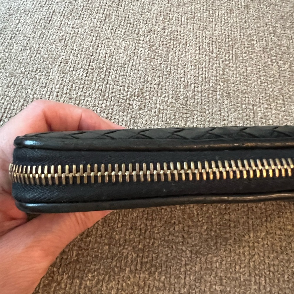 Bottega Veneta Leather Wallet - Picture 4 of 15